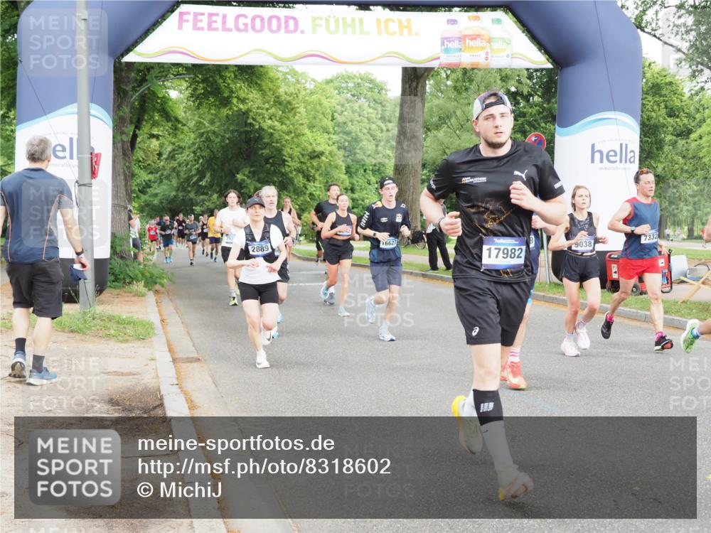 29.06.2025 - hella hamburg halbmarathon MichiJ http://msf.ph/oto/8318602 29.06.2025 10:36:54 Zwischen KM18-KM19 1452, 1476, 2592, 2596, 2706, 2889, 3060, 3692, 4017, 4847, 4890, 6158, 6282, 7332, 8704, 9038, 9200, 9619, 11340, 11451, 11977, 12271, 12690, 13233, 14192, 15384, 15422, 16114, 16369, 16627, 17982, 18066, 19109, 19122, 19198 meine-sportfotos.de
