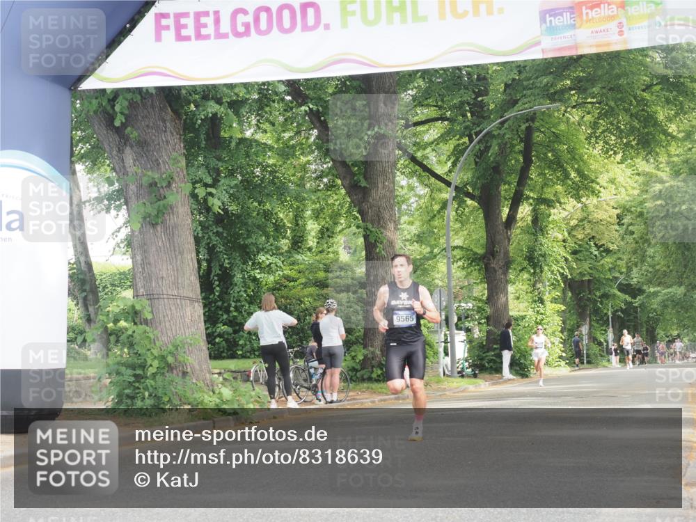 29.06.2025 - hella hamburg halbmarathon KatJ http://msf.ph/oto/8318639 29.06.2025 10:16:07 Zwischen KM18-KM19  meine-sportfotos.de