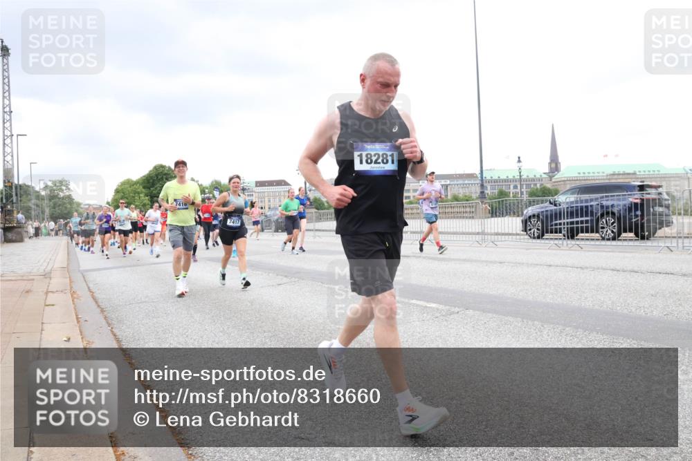 29.06.2025 - hella hamburg halbmarathon Lena Gebhardt http://msf.ph/oto/8318660 29.06.2025 10:57:04 Lombardsbrücke 7416, 7417, 18281, 1207, 2041, 2370, 2871, 2887, 2932, 2991, 3195, 3348, 3387, 3418, 3470, 3485, 3516, 3517, 3614, 3723, 3851, 4086, 4094, 4106, 4118, 4241, 4485, 4568, 4569, 4611, 4998, 5057, 5316, 5589, 5639, 5911, 5944, 6053, 6284, 6348, 6349, 6832, 6981, 7381, 7416, 7417, 7592, 7787, 7964, 8039, 8150, 8197, 8224, 8546, 8552, 8679, 8851, 8853, 8939, 8943, 9110, 9172, 9210, 9298, 9299, 9910, 10571 meine-sportfotos.de