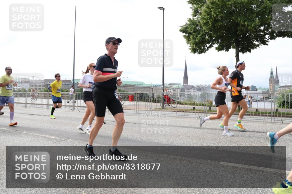 29.06.2025 - hella hamburg halbmarathon Lena Gebhardt http://msf.ph/oto/8318677 29.06.2025 10:22:36 Lombardsbrücke 10432, 1029, 1187, 1419, 1598, 2009, 2022, 2063, 2294, 2351, 2479, 2514, 2766, 2886, 3003, 3050, 3108, 3172, 3430, 3457, 3458, 3511, 3600, 3601, 3910, 3946, 4113, 4114, 4131, 4366, 4556, 4559, 4829, 4969, 4970, 5079, 5223, 5343, 5629, 5798, 5838, 6030, 6048, 6049, 6303, 6307, 6347, 6820, 6826, 6899, 6977, 7097, 7188, 7190, 7276, 7529, 7794, 7925, 8355, 8511, 8855, 8884, 8931, 8954, 9256, 10826, 13921, 14525, 14801 meine-sportfotos.de