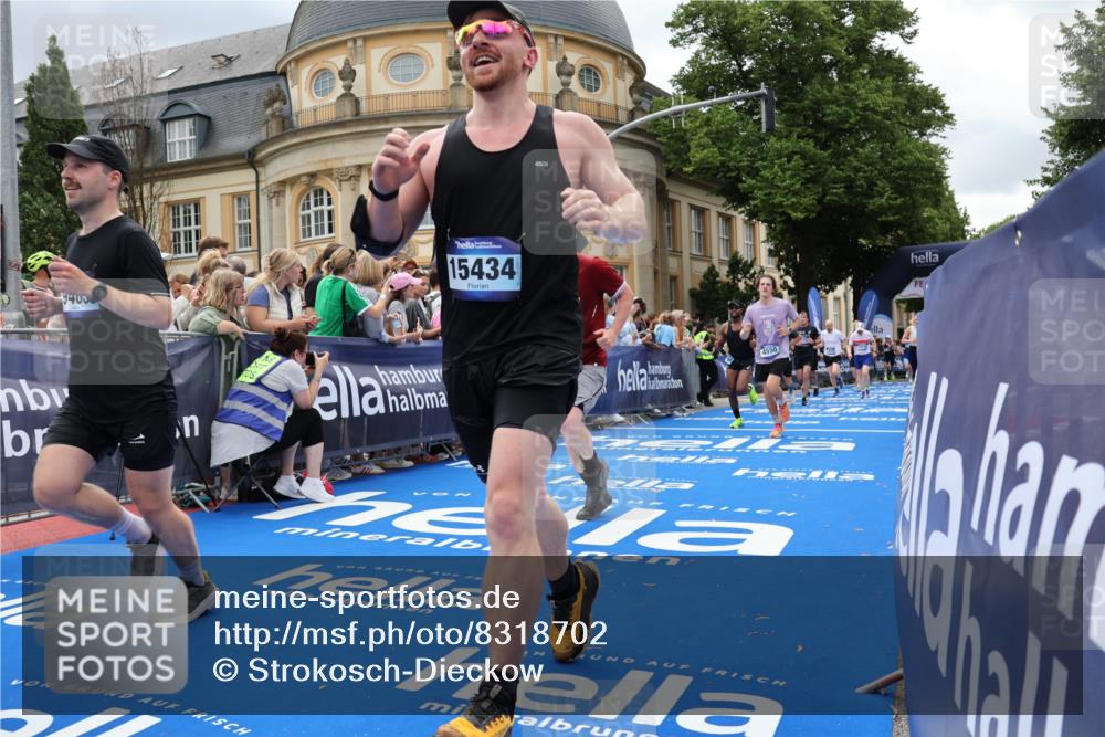 29.06.2025 - hella hamburg halbmarathon Strokosch-Dieckow http://msf.ph/oto/8318702 29.06.2025 10:58:23 Ziel 1595, 4550, 4592, 4708, 4767, 5347, 6138, 6147, 7476, 9230, 9485, 11645, 11808, 14355, 15434, 16531, 17415, 18266, 18891, 19166 meine-sportfotos.de