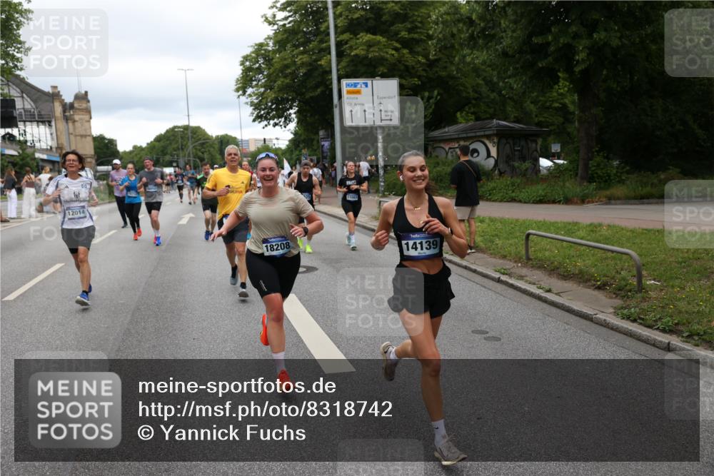 29.06.2025 - hella hamburg halbmarathon Yannick Fuchs http://msf.ph/oto/8318742 29.06.2025 10:50:53 20KM 1485, 2034, 2282, 2417, 2676, 3413, 3435, 3836, 4167, 4940, 5033, 5492, 6272, 6399, 6416, 6835, 7716, 8393, 8542, 8652, 8669, 8825, 9488, 9577, 9727, 9820, 9907, 9934, 10133, 10212, 11043, 11083, 11212, 11590, 11612, 11832, 12014, 12440, 12523, 13394, 13666, 13750, 13863, 14139, 14369, 14678, 15097, 15145, 15431, 15695, 15712, 15726, 16113, 16257, 16261, 16470, 16634, 16830, 16909, 17160, 17617, 17779, 17828, 18208, 18652, 19184 meine-sportfotos.de