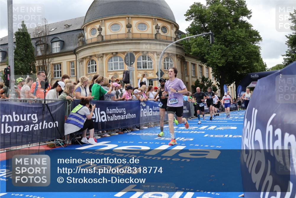 29.06.2025 - hella hamburg halbmarathon Strokosch-Dieckow http://msf.ph/oto/8318774 29.06.2025 10:58:24 Ziel 1595, 4550, 4708, 4767, 5341, 5347, 6138, 6147, 7476, 9485, 11645, 11808, 14355, 15434, 16531, 17415, 18266, 18891, 19166 meine-sportfotos.de