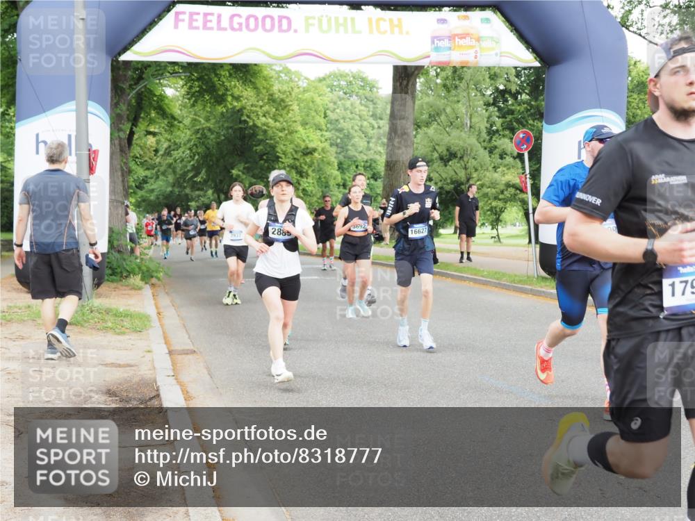 29.06.2025 - hella hamburg halbmarathon MichiJ http://msf.ph/oto/8318777 29.06.2025 10:36:54 Zwischen KM18-KM19 1452, 1476, 2592, 2596, 2706, 2889, 3060, 3692, 4017, 4847, 4890, 6158, 6282, 7332, 8704, 9038, 9200, 9619, 11340, 11451, 11977, 12271, 12690, 13233, 14192, 15384, 15422, 16114, 16369, 16627, 17982, 18066, 19109, 19122, 19198 meine-sportfotos.de