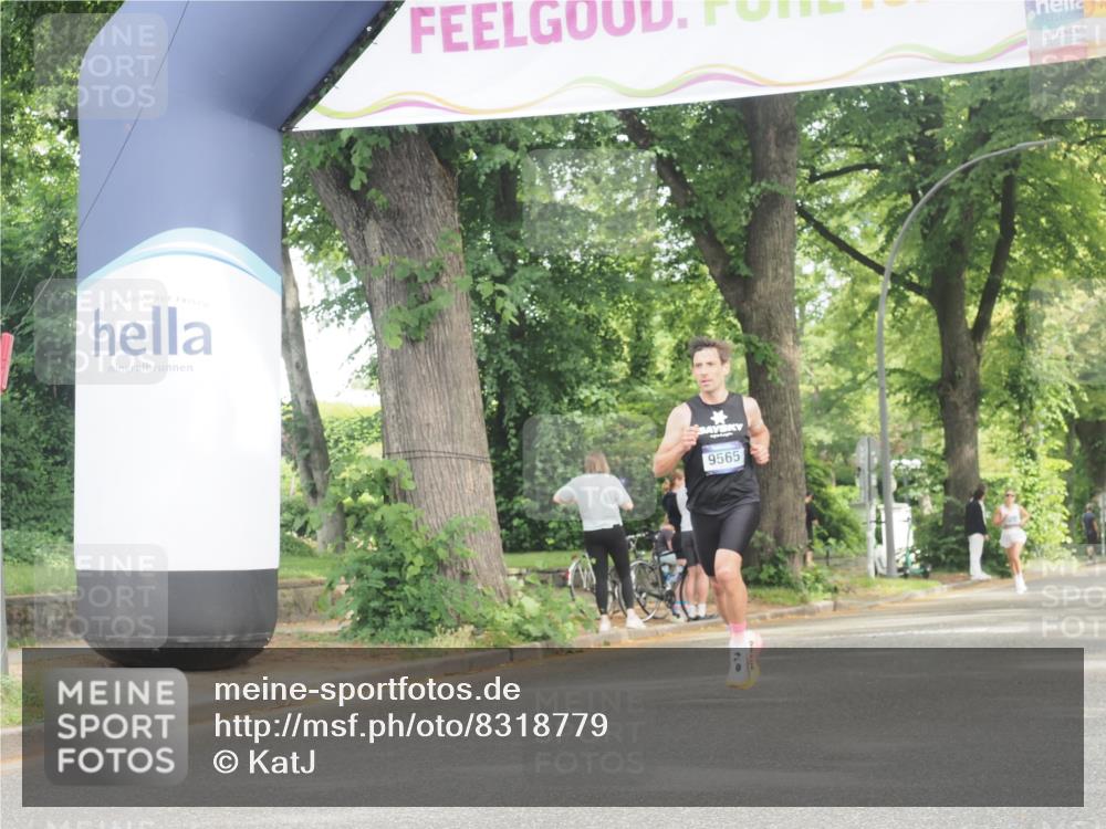 29.06.2025 - hella hamburg halbmarathon KatJ http://msf.ph/oto/8318779 29.06.2025 10:16:08 Zwischen KM18-KM19  meine-sportfotos.de