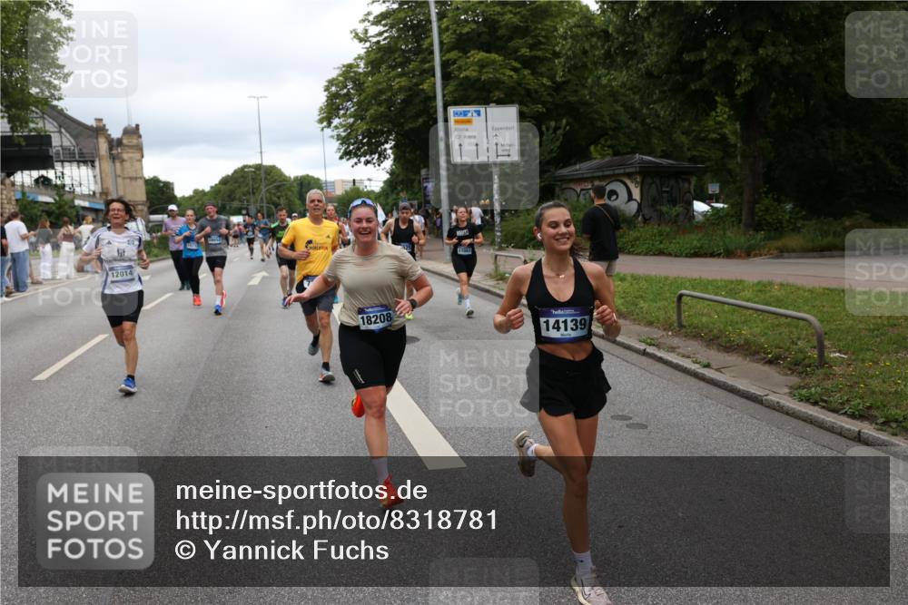 29.06.2025 - hella hamburg halbmarathon Yannick Fuchs http://msf.ph/oto/8318781 29.06.2025 10:50:53 20KM 1485, 2034, 2282, 2417, 2676, 3413, 3435, 3836, 4167, 4940, 5033, 5492, 6272, 6399, 6416, 6835, 7716, 8393, 8542, 8652, 8669, 8825, 9488, 9577, 9727, 9820, 9907, 9934, 10133, 10212, 11043, 11083, 11212, 11590, 11612, 11832, 12014, 12440, 12523, 13394, 13666, 13750, 13863, 14139, 14369, 14678, 15097, 15145, 15431, 15695, 15712, 15726, 16113, 16257, 16261, 16470, 16634, 16830, 16909, 17160, 17617, 17779, 17828, 18208, 18652, 19184 meine-sportfotos.de