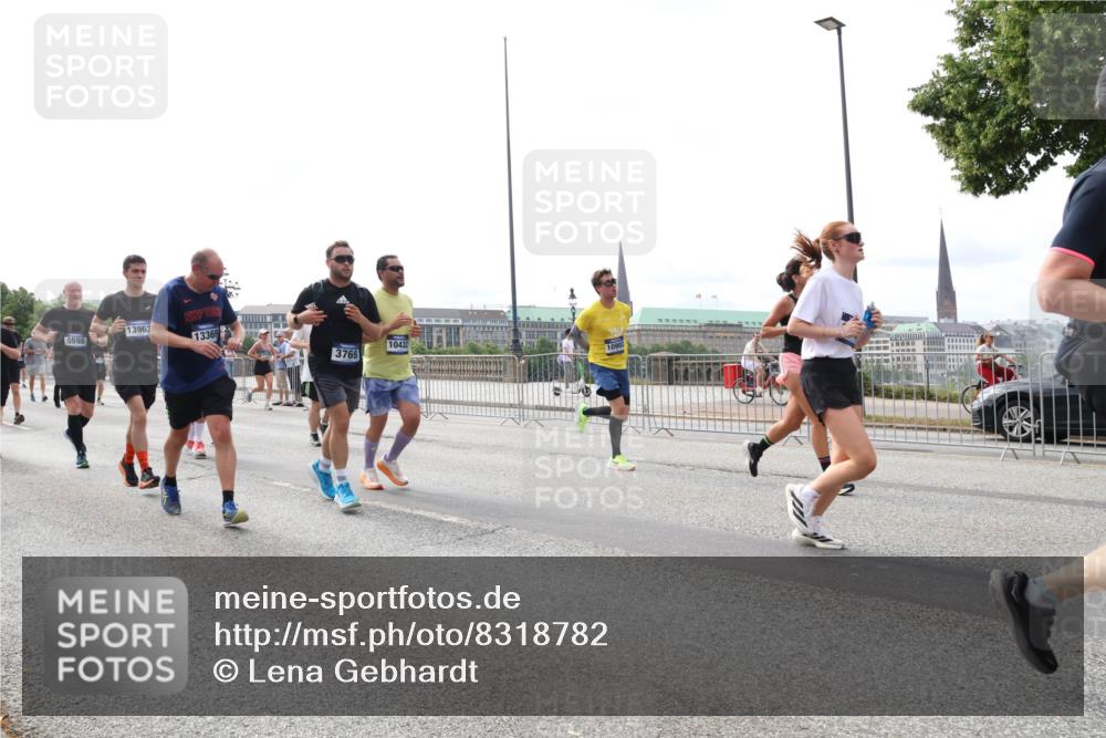 29.06.2025 - hella hamburg halbmarathon Lena Gebhardt http://msf.ph/oto/8318782 29.06.2025 10:22:36 Lombardsbrücke 9598, 13963, 13369, 3769, 10432, 10903, 1029, 1187, 1419, 1598, 2009, 2022, 2063, 2294, 2351, 2479, 2514, 2766, 2886, 3003, 3050, 3108, 3172, 3430, 3457, 3458, 3511, 3600, 3601, 3910, 3946, 4113, 4114, 4131, 4366, 4556, 4559, 4829, 4969, 4970, 5079, 5223, 5343, 5629, 5798, 5838, 6030, 6048, 6049, 6303, 6307, 6347, 6820, 6826, 6899, 6977, 7097, 7188, 7190, 7276, 7529, 7794, 7925, 8355, 8511, 8855, 8884, 8931, 8954, 9256, 10826, 13921, 14525, 14801 meine-sportfotos.de