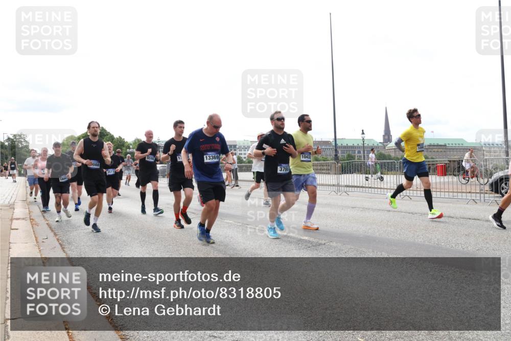 29.06.2025 - hella hamburg halbmarathon Lena Gebhardt http://msf.ph/oto/8318805 29.06.2025 10:22:37 Lombardsbrücke 16001, 088, 9598, 3511, 13, 13369, 3769, 10432, 1090, 1029, 1187, 1419, 1598, 2009, 2022, 2063, 2294, 2351, 2479, 2514, 2766, 2886, 3003, 3108, 3430, 3457, 3511, 3600, 3601, 3910, 3946, 4113, 4114, 4131, 4366, 4556, 4559, 4829, 4969, 4970, 5079, 5223, 5343, 5629, 5798, 5838, 6030, 6048, 6049, 6303, 6307, 6347, 6820, 6826, 6899, 6977, 7097, 7188, 7190, 7276, 7529, 7794, 7925, 8355, 8511, 8855, 8884, 8931, 8954, 9256, 10826, 12190, 13921, 14525, 14801 meine-sportfotos.de