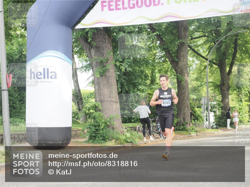29.06.2025 - hella hamburg halbmarathon KatJ http://msf.ph/oto/8318816 29.06.2025 10:16:08 Zwischen KM18-KM19  meine-sportfotos.de