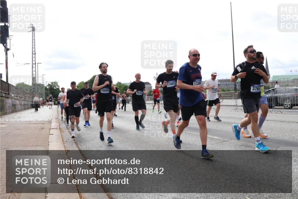 29.06.2025 - hella hamburg halbmarathon Lena Gebhardt http://msf.ph/oto/8318842 29.06.2025 10:22:37 Lombardsbrücke 10, 10088, 13963, 13369, 1343, 9598, 10065, 3769, 1029, 1187, 1419, 1598, 2009, 2022, 2063, 2294, 2351, 2479, 2514, 2766, 2886, 3003, 3108, 3430, 3457, 3511, 3600, 3601, 3910, 3946, 4113, 4114, 4131, 4366, 4556, 4559, 4829, 4969, 4970, 5079, 5223, 5343, 5629, 5798, 5838, 6030, 6048, 6049, 6303, 6307, 6347, 6820, 6826, 6899, 6977, 7097, 7188, 7190, 7276, 7529, 7794, 7925, 8355, 8511, 8855, 8884, 8931, 8954, 9256, 10826, 12190, 13921, 14525, 14801 meine-sportfotos.de