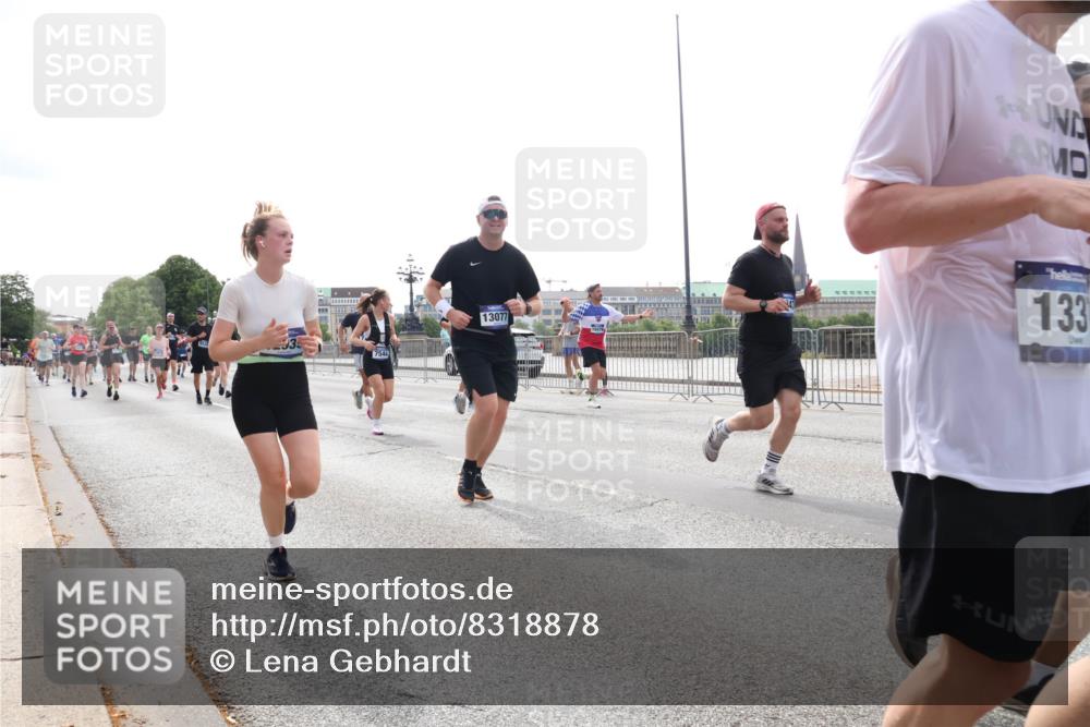 29.06.2025 - hella hamburg halbmarathon Lena Gebhardt http://msf.ph/oto/8318878 29.06.2025 10:37:31 Lombardsbrücke 7544, 13077, 133, 1022, 1276, 1337, 1475, 1597, 1819, 2016, 2031, 2072, 2104, 2199, 2272, 2480, 2486, 2640, 2853, 3127, 3230, 3633, 3714, 4097, 4347, 4733, 5146, 5171, 5186, 5522, 5560, 5786, 5790, 5875, 5940, 6172, 6243, 6584, 6804, 6821, 6955, 7085, 7124, 7235, 7321, 7350, 7544, 7707, 7777, 7823, 8257, 8258, 8315, 8811, 8843, 9054, 9055, 9247, 9288, 9524, 9895, 10159, 10506, 12123, 12254, 12472, 12824, 16680, 17798 meine-sportfotos.de