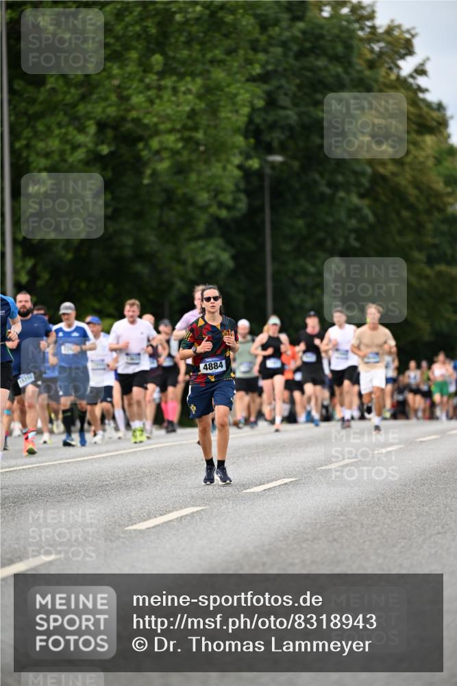 29.06.2025 - hella hamburg halbmarathon Dr. Thomas Lammeyer http://msf.ph/oto/8318943 29.06.2025 10:39:03 Kennedybrücke 1497, 2265, 2355, 2482, 2751, 2801, 3130, 3409, 3420, 4884, 5453, 6171, 6310, 6329, 6335, 6571, 7020, 7299, 8369, 8965, 9164, 9248, 10464, 10606 meine-sportfotos.de