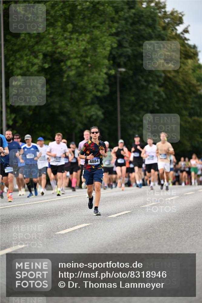 29.06.2025 - hella hamburg halbmarathon Dr. Thomas Lammeyer http://msf.ph/oto/8318946 29.06.2025 10:39:04 Kennedybrücke 1417, 1497, 2265, 2355, 2482, 2751, 2801, 3130, 3409, 3420, 4884, 5453, 6171, 6310, 6329, 6335, 6571, 7020, 7299, 8369, 8965, 9164, 9248, 10335, 10464, 10606 meine-sportfotos.de