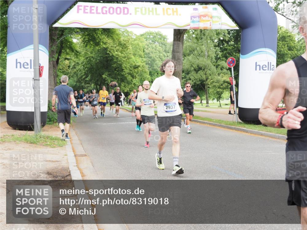 29.06.2025 - hella hamburg halbmarathon MichiJ http://msf.ph/oto/8319018 29.06.2025 10:36:57 Zwischen KM18-KM19 1452, 1476, 2706, 2889, 2937, 3692, 4017, 6158, 7332, 8704, 8821, 9038, 11340, 11451, 13233, 14192, 15422, 16114, 16627, 17982, 18066, 18842, 19109, 19122 meine-sportfotos.de