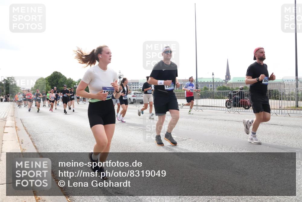29.06.2025 - hella hamburg halbmarathon Lena Gebhardt http://msf.ph/oto/8319049 29.06.2025 10:37:32 Lombardsbrücke 1, 935, 13077, 8843, 16303, 1022, 1276, 1337, 1475, 1597, 1819, 2016, 2031, 2072, 2104, 2199, 2272, 2480, 2486, 2640, 2853, 3127, 3230, 3633, 3714, 4097, 4347, 4733, 5146, 5171, 5186, 5522, 5560, 5790, 5875, 5940, 6172, 6243, 6584, 6804, 6821, 6955, 7085, 7124, 7235, 7321, 7350, 7544, 7707, 7777, 7823, 8257, 8258, 8811, 8843, 9054, 9055, 9247, 9288, 9524, 9895, 10159, 10506, 12123, 12254, 12472, 12824, 16680, 17798 meine-sportfotos.de