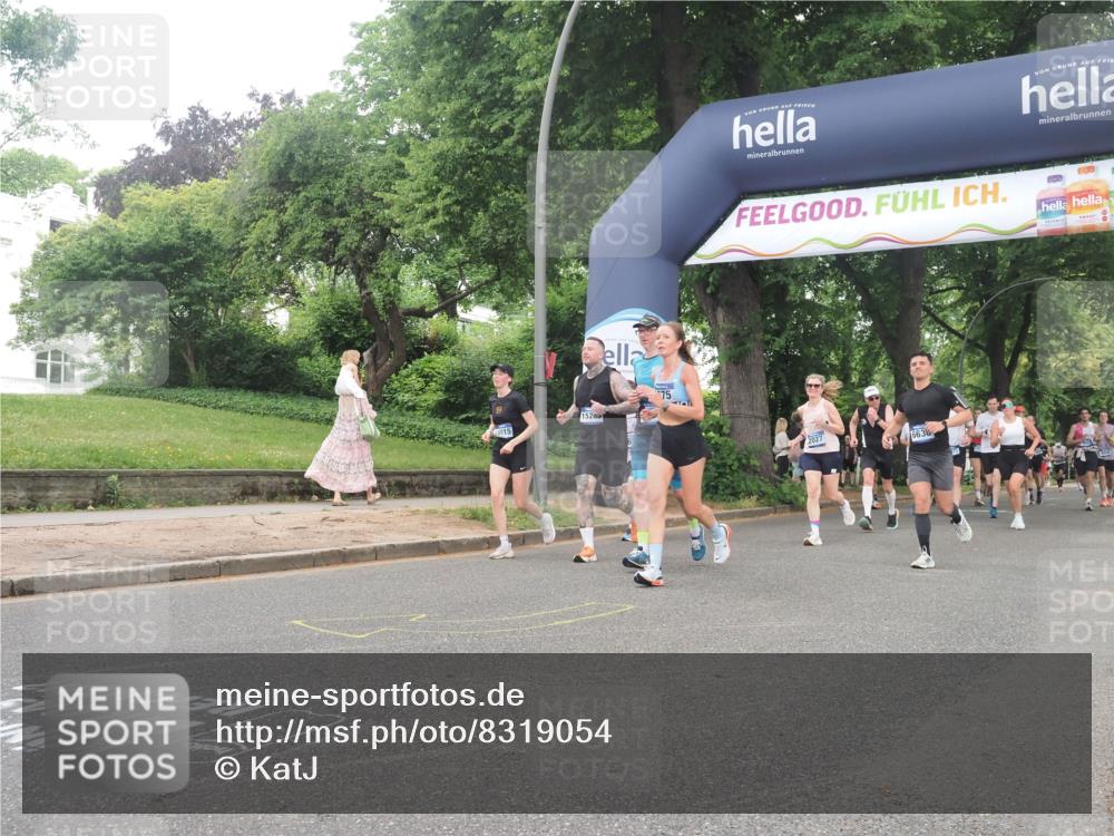 29.06.2025 - hella hamburg halbmarathon KatJ http://msf.ph/oto/8319054 29.06.2025 10:45:34 Zwischen KM18-KM19 1946, 1951, 2027, 4796, 5675, 6636, 7138 meine-sportfotos.de