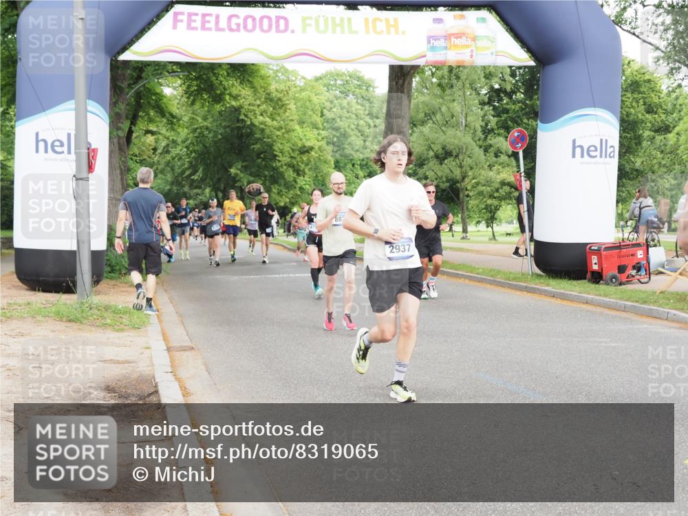 29.06.2025 - hella hamburg halbmarathon MichiJ http://msf.ph/oto/8319065 29.06.2025 10:36:57 Zwischen KM18-KM19 1452, 1476, 2706, 2889, 2937, 3692, 4017, 6158, 7332, 8704, 8821, 9038, 11340, 11451, 13233, 14192, 15422, 16114, 16627, 17982, 18066, 18842, 19109, 19122 meine-sportfotos.de