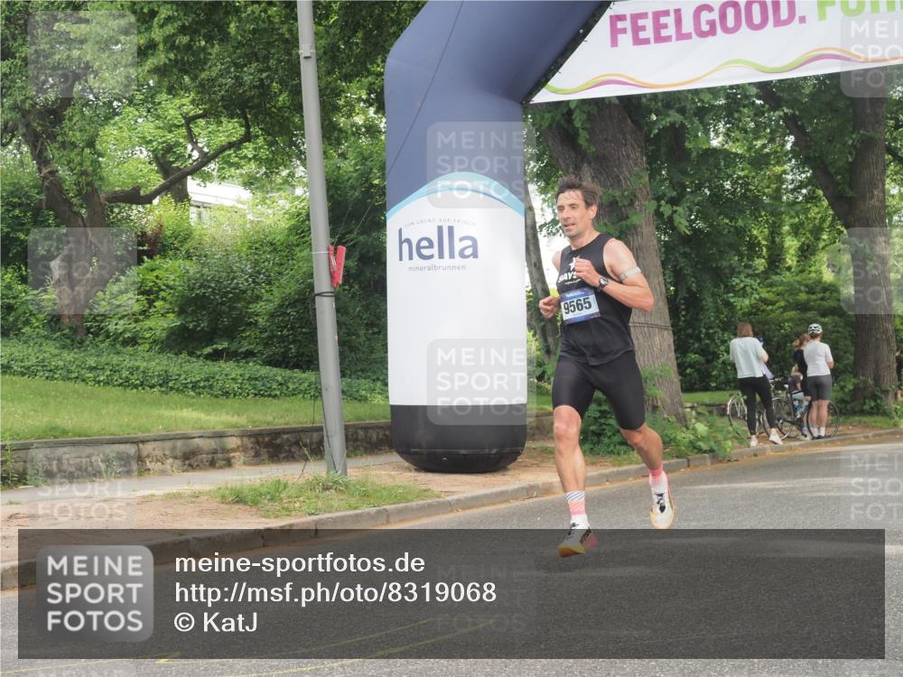 29.06.2025 - hella hamburg halbmarathon KatJ http://msf.ph/oto/8319068 29.06.2025 10:16:09 Zwischen KM18-KM19  meine-sportfotos.de