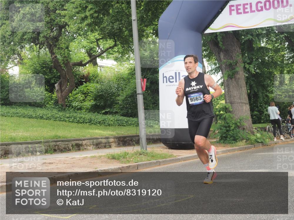 29.06.2025 - hella hamburg halbmarathon KatJ http://msf.ph/oto/8319120 29.06.2025 10:16:09 Zwischen KM18-KM19  meine-sportfotos.de