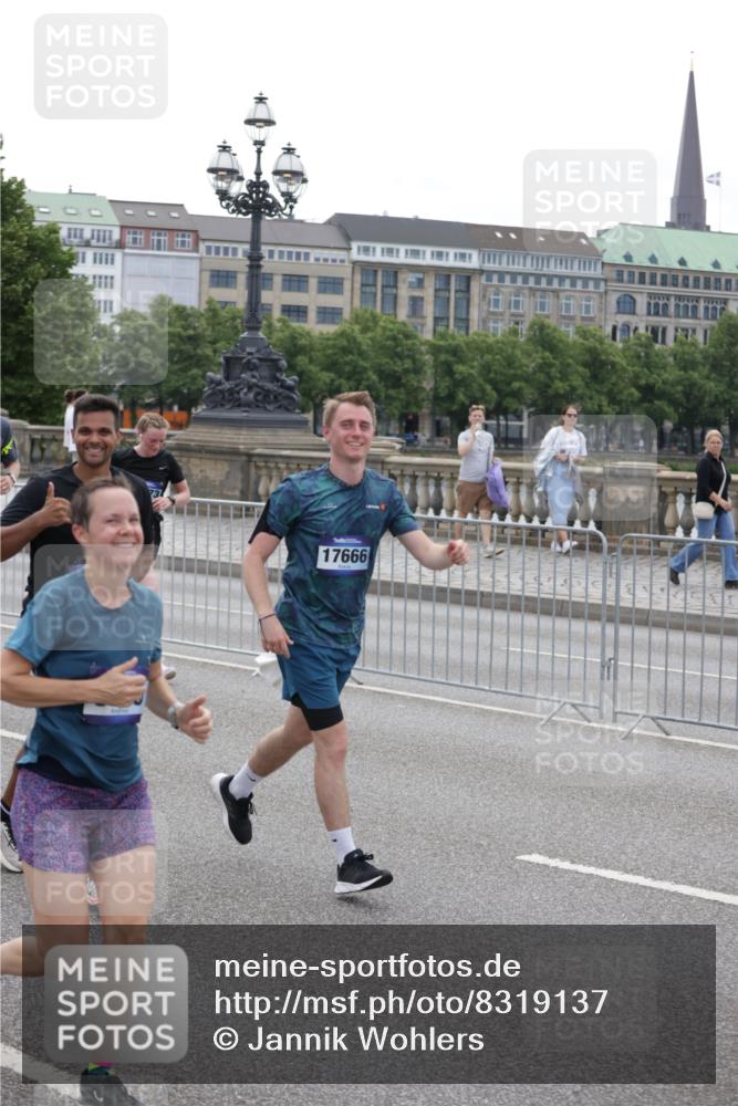 29.06.2025 - hella hamburg halbmarathon Jannik Wohlers http://msf.ph/oto/8319137 29.06.2025 10:39:09 Lombardsbrücke 2578, 2976, 3353, 4603, 4609, 4855, 5045, 5701, 6321, 6342, 6343, 6427, 6428, 6719, 6726, 6748, 7053, 7125, 7199, 7501, 7684, 8203, 8995, 9569, 9698, 9747, 9777, 10512, 10626, 10627, 10666, 10833, 10849, 10888, 11381, 11382, 11461, 11729, 12150, 12217, 12680, 13178, 13461, 13495, 13519, 14111, 14114, 14299, 14674, 15265, 15433, 15494, 15536, 16178, 17379, 17407, 17666, 17695, 18944 meine-sportfotos.de