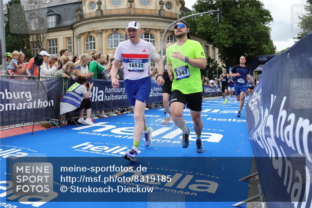 29.06.2025 - hella hamburg halbmarathon Strokosch-Dieckow http://msf.ph/oto/8319185 29.06.2025 10:58:29 Ziel 2619, 2978, 3251, 4467, 4550, 4767, 5341, 5347, 6595, 7082, 7476, 7659, 9316, 11808, 12712, 12809, 12879, 14355, 16531, 17415, 18266, 18501, 18556, 18891, 19166 meine-sportfotos.de