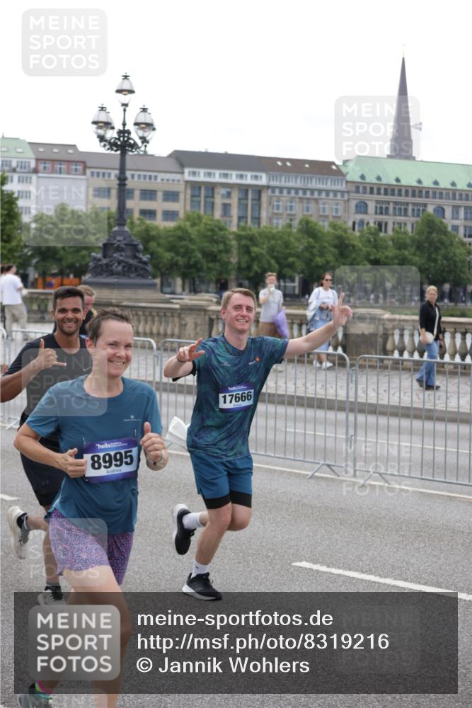 29.06.2025 - hella hamburg halbmarathon Jannik Wohlers http://msf.ph/oto/8319216 29.06.2025 10:39:10 Lombardsbrücke 2578, 2976, 3353, 4298, 4603, 4609, 4855, 5045, 5701, 6321, 6342, 6343, 6427, 6428, 6719, 6726, 6748, 7053, 7125, 7199, 7501, 7684, 8203, 8995, 9569, 9698, 9747, 9777, 10512, 10626, 10627, 10666, 10833, 10849, 10888, 11461, 12150, 12217, 12680, 13178, 13495, 13519, 14111, 14114, 14299, 14674, 15265, 15433, 15494, 15536, 16178, 17379, 17407, 17666, 17695, 18944 meine-sportfotos.de
