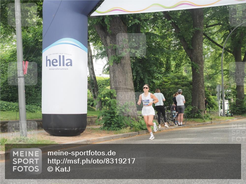 29.06.2025 - hella hamburg halbmarathon KatJ http://msf.ph/oto/8319217 29.06.2025 10:16:14 Zwischen KM18-KM19  meine-sportfotos.de