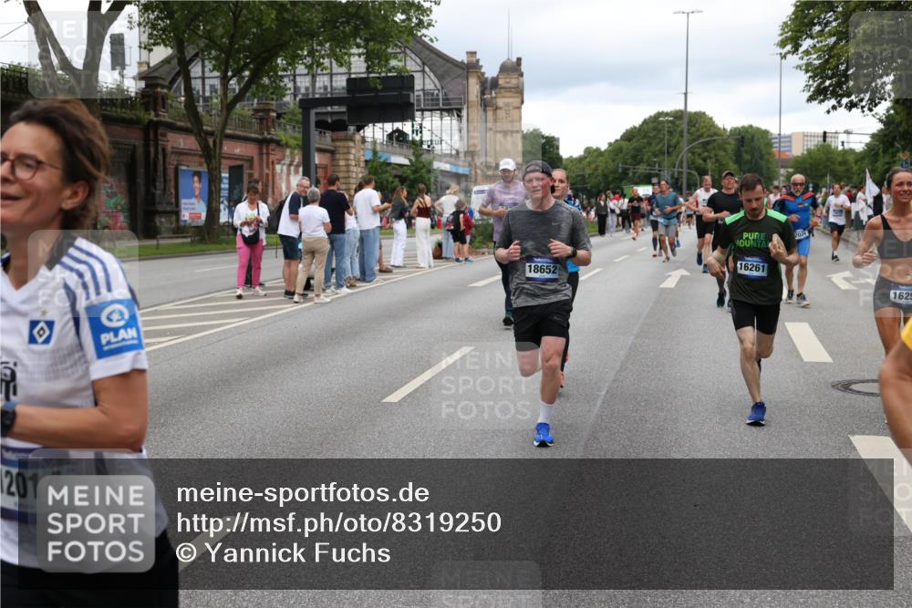 29.06.2025 - hella hamburg halbmarathon Yannick Fuchs http://msf.ph/oto/8319250 29.06.2025 10:50:55 20KM 1387, 1485, 2034, 2282, 2417, 2676, 3413, 3435, 3836, 4167, 4940, 5033, 5728, 6272, 6399, 6416, 6835, 7716, 8393, 8542, 8652, 8825, 9488, 9577, 9727, 9820, 9907, 9934, 10133, 10212, 11043, 11083, 11212, 11590, 11612, 11832, 12014, 12440, 12523, 13245, 13666, 13750, 13863, 14139, 14369, 14678, 15097, 15145, 15695, 15712, 15726, 16113, 16257, 16261, 16470, 16830, 16909, 17160, 17617, 17779, 17828, 17848, 18208, 18388, 18652, 19184 meine-sportfotos.de
