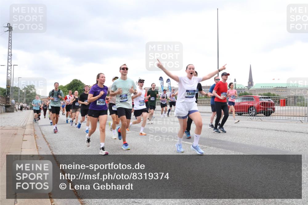 29.06.2025 - hella hamburg halbmarathon Lena Gebhardt http://msf.ph/oto/8319374 29.06.2025 10:57:10 Lombardsbrücke 3194, 4568, 122, 4569, 10142, 1282, 15499, 11586, 1207, 2041, 2370, 2871, 2932, 3195, 3348, 3387, 3388, 3418, 3470, 3485, 3516, 3517, 3723, 3851, 4086, 4094, 4106, 4118, 4180, 4241, 4485, 4568, 4569, 4611, 4998, 5057, 5316, 5589, 5639, 5738, 5944, 6053, 6284, 6348, 6349, 6832, 6981, 7381, 7416, 7417, 7592, 7728, 7787, 7964, 8039, 8150, 8197, 8224, 8287, 8540, 8546, 8552, 8679, 8851, 8853, 9110, 9298, 9299 meine-sportfotos.de