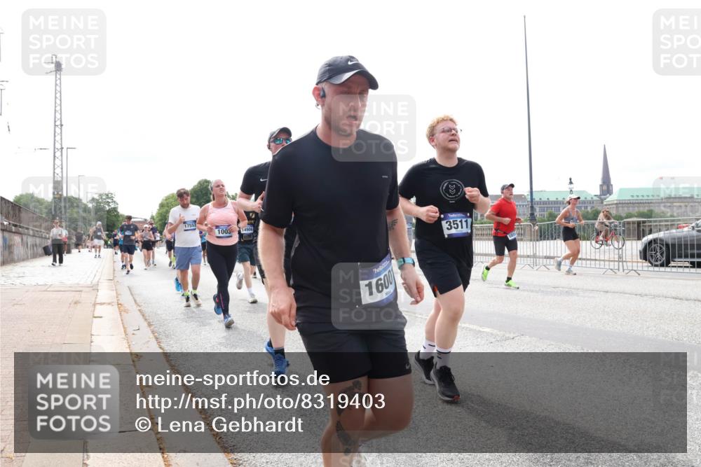 29.06.2025 - hella hamburg halbmarathon Lena Gebhardt http://msf.ph/oto/8319403 29.06.2025 10:22:39 Lombardsbrücke 17553, 100, 14906, 1600, 3511, 1029, 1187, 1419, 1598, 2022, 2294, 2351, 2479, 2766, 2886, 3003, 3108, 3430, 3457, 3511, 3600, 3601, 3910, 3946, 4113, 4114, 4131, 4556, 4559, 4829, 4969, 4970, 5079, 5223, 5343, 5629, 5798, 5838, 6030, 6048, 6049, 6303, 6307, 6347, 6820, 6826, 6899, 6977, 7097, 7188, 7190, 7266, 7276, 7529, 7794, 7925, 8355, 8511, 8855, 8884, 8931, 9256, 10826, 12190, 13921, 14525, 14801 meine-sportfotos.de