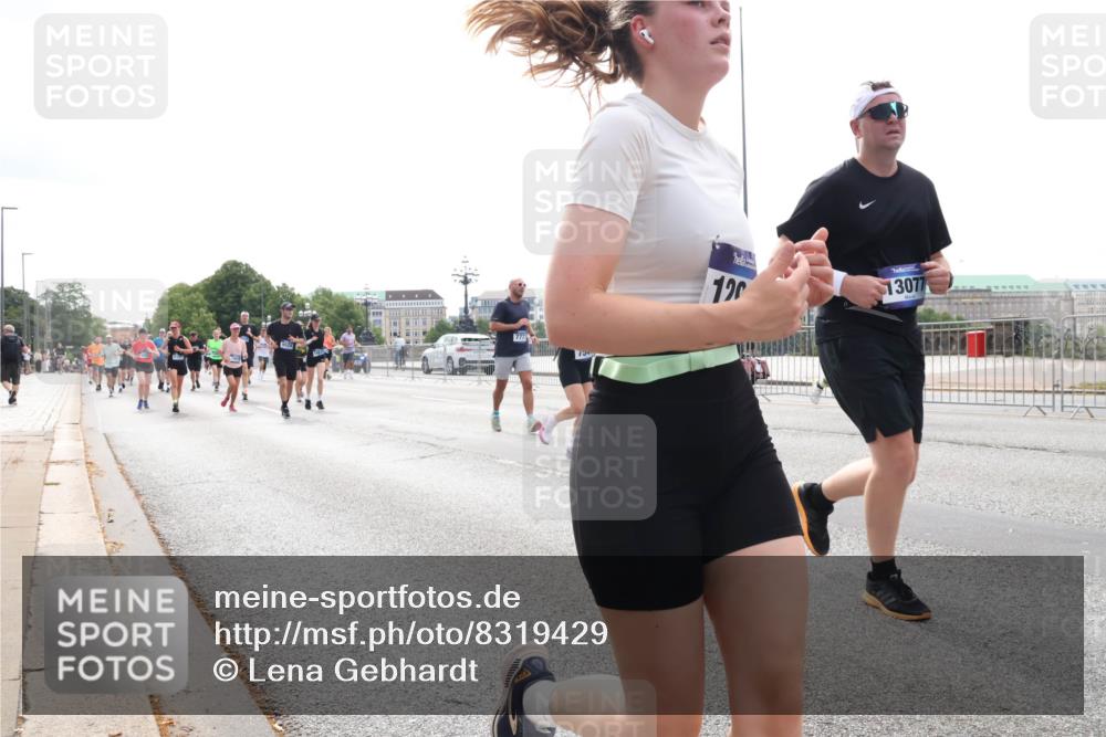 29.06.2025 - hella hamburg halbmarathon Lena Gebhardt http://msf.ph/oto/8319429 29.06.2025 10:37:32 Lombardsbrücke 777, 190, 13077, 1022, 1276, 1337, 1475, 1597, 1819, 2016, 2031, 2072, 2104, 2199, 2272, 2480, 2486, 2640, 2853, 3127, 3230, 3633, 3714, 4097, 4347, 4733, 5146, 5171, 5186, 5522, 5560, 5790, 5875, 5940, 6172, 6243, 6584, 6804, 6821, 6955, 7085, 7124, 7235, 7321, 7350, 7544, 7707, 7777, 7823, 8257, 8258, 8811, 8843, 9054, 9055, 9247, 9288, 9524, 9895, 10159, 10506, 12123, 12254, 12472, 12824, 16680, 17798 meine-sportfotos.de