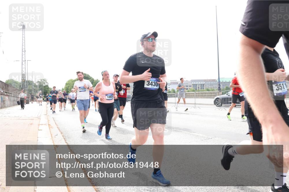 29.06.2025 - hella hamburg halbmarathon Lena Gebhardt http://msf.ph/oto/8319448 29.06.2025 10:22:40 Lombardsbrücke 17553, 1003, 3430, 689, 3511, 1029, 1187, 1419, 1598, 1853, 2022, 2294, 2351, 2479, 2766, 2886, 3003, 3108, 3430, 3457, 3511, 3600, 3601, 3910, 3946, 4113, 4114, 4131, 4556, 4559, 4829, 4969, 4970, 5079, 5223, 5343, 5629, 5798, 5838, 6030, 6048, 6049, 6303, 6307, 6347, 6820, 6826, 6899, 6977, 7097, 7188, 7190, 7266, 7276, 7529, 7794, 7925, 8355, 8511, 8855, 8884, 8931, 9256, 10205, 10826, 12190, 13921, 14525, 14801 meine-sportfotos.de