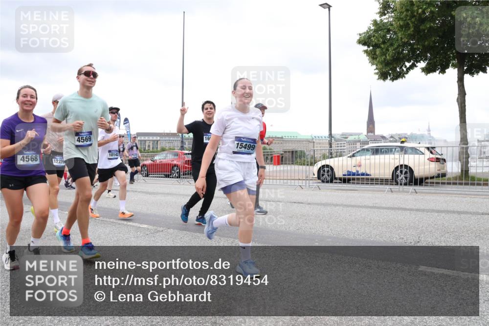 29.06.2025 - hella hamburg halbmarathon Lena Gebhardt http://msf.ph/oto/8319454 29.06.2025 10:57:10 Lombardsbrücke 4568, 12226, 4569, 16, 15499, 10142, 1207, 2041, 2370, 2871, 2932, 3195, 3348, 3387, 3388, 3418, 3470, 3485, 3516, 3517, 3723, 3851, 4086, 4094, 4106, 4118, 4180, 4241, 4485, 4568, 4569, 4611, 4998, 5057, 5316, 5589, 5639, 5738, 5944, 6053, 6284, 6348, 6349, 6832, 6981, 7381, 7416, 7417, 7592, 7728, 7787, 7964, 8039, 8150, 8197, 8224, 8287, 8540, 8546, 8552, 8679, 8851, 8853, 9110, 9298, 9299 meine-sportfotos.de