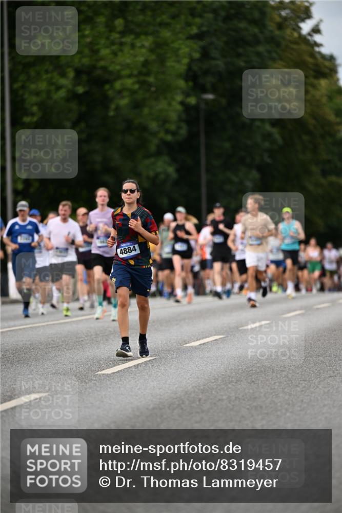 29.06.2025 - hella hamburg halbmarathon Dr. Thomas Lammeyer http://msf.ph/oto/8319457 29.06.2025 10:39:05 Kennedybrücke 1417, 1497, 2265, 2355, 2482, 2751, 3130, 3409, 3420, 4884, 5453, 6171, 6310, 6329, 6335, 6571, 6803, 6859, 7020, 7299, 8369, 8965, 9164, 9248, 10335, 10464, 10606 meine-sportfotos.de