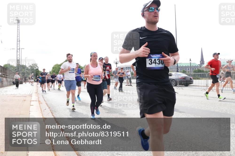 29.06.2025 - hella hamburg halbmarathon Lena Gebhardt http://msf.ph/oto/8319511 29.06.2025 10:22:40 Lombardsbrücke 17553, 2886, 1003, 3430, 1029, 1187, 1419, 1598, 1853, 2022, 2294, 2351, 2479, 2766, 2886, 3003, 3108, 3430, 3457, 3511, 3600, 3601, 3910, 3946, 4113, 4114, 4131, 4556, 4559, 4829, 4969, 4970, 5079, 5223, 5343, 5629, 5798, 5838, 6030, 6048, 6049, 6303, 6307, 6347, 6820, 6826, 6899, 6977, 7097, 7188, 7190, 7266, 7276, 7529, 7794, 7925, 8355, 8511, 8855, 8884, 8931, 9256, 10205, 10826, 12190, 13921, 14525, 14801 meine-sportfotos.de