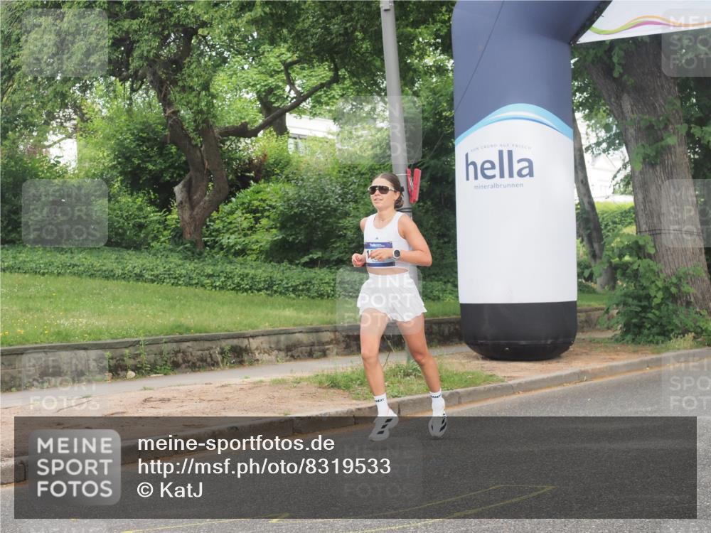 29.06.2025 - hella hamburg halbmarathon KatJ http://msf.ph/oto/8319533 29.06.2025 10:16:16 Zwischen KM18-KM19  meine-sportfotos.de