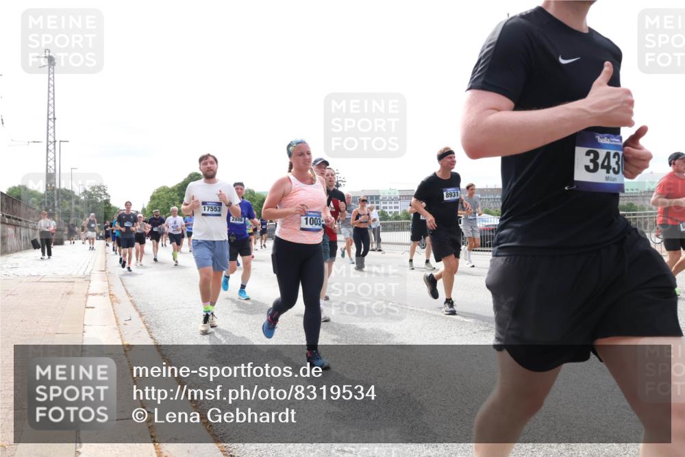 29.06.2025 - hella hamburg halbmarathon Lena Gebhardt http://msf.ph/oto/8319534 29.06.2025 10:22:40 Lombardsbrücke 17553, 2886, 1003, 8931, 3430, 1029, 1187, 1419, 1598, 1853, 2022, 2294, 2351, 2479, 2766, 2886, 3003, 3108, 3430, 3457, 3511, 3600, 3601, 3910, 3946, 4113, 4114, 4131, 4556, 4559, 4829, 4969, 4970, 5079, 5223, 5343, 5629, 5798, 5838, 6030, 6048, 6049, 6303, 6307, 6347, 6820, 6826, 6899, 6977, 7097, 7188, 7190, 7266, 7276, 7529, 7794, 7925, 8355, 8511, 8855, 8884, 8931, 9256, 10205, 10826, 12190, 13921, 14525, 14801 meine-sportfotos.de