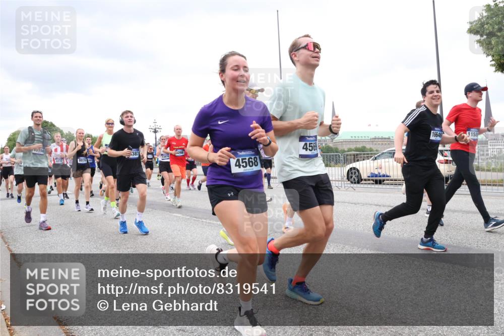 29.06.2025 - hella hamburg halbmarathon Lena Gebhardt http://msf.ph/oto/8319541 29.06.2025 10:57:11 Lombardsbrücke 13194, 387, 298, 13878, 6832, 8039, 060, 4568, 4569, 166, 16646, 11586, 1207, 2041, 2370, 2871, 2932, 3195, 3348, 3387, 3388, 3418, 3470, 3485, 3516, 3517, 3723, 3851, 4086, 4094, 4106, 4118, 4180, 4241, 4485, 4568, 4569, 4611, 4998, 5057, 5316, 5589, 5639, 5738, 5944, 6053, 6284, 6348, 6349, 6832, 6981, 7381, 7416, 7417, 7592, 7728, 7787, 7964, 8035, 8039, 8150, 8197, 8224, 8287, 8386, 8540, 8546, 8552, 8679, 8851, 8853, 9110, 9298, 9299 meine-sportfotos.de