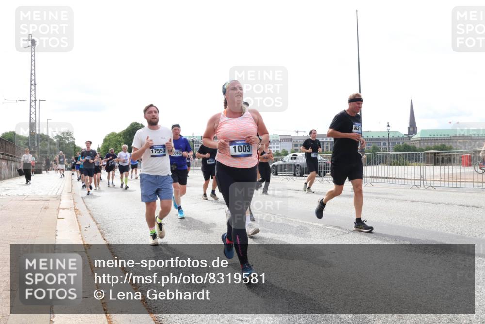 29.06.2025 - hella hamburg halbmarathon Lena Gebhardt http://msf.ph/oto/8319581 29.06.2025 10:22:41 Lombardsbrücke 17553, 886, 16667, 1003, 8931, 1029, 1187, 1419, 1598, 1853, 2022, 2294, 2351, 2479, 2766, 2886, 3003, 3034, 3108, 3430, 3457, 3511, 3600, 3601, 3910, 3946, 4113, 4114, 4131, 4556, 4559, 4829, 4969, 4970, 5079, 5223, 5343, 5629, 5798, 5838, 6030, 6048, 6049, 6303, 6307, 6347, 6820, 6826, 6899, 7097, 7188, 7190, 7266, 7276, 7529, 7794, 7925, 8355, 8511, 8855, 8884, 8931, 9256, 10205, 10826, 12190, 13921, 14525, 14801 meine-sportfotos.de
