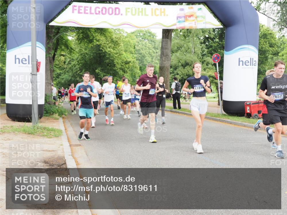 29.06.2025 - hella hamburg halbmarathon MichiJ http://msf.ph/oto/8319611 29.06.2025 10:37:09 Zwischen KM18-KM19 2020, 2234, 2504, 2788, 3414, 4247, 7297, 7657, 8819, 9770, 11819, 12421, 12670, 17745 meine-sportfotos.de