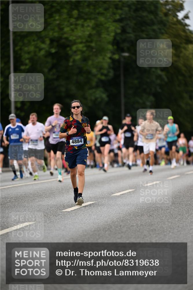 29.06.2025 - hella hamburg halbmarathon Dr. Thomas Lammeyer http://msf.ph/oto/8319638 29.06.2025 10:39:06 Kennedybrücke 1417, 1497, 2265, 2355, 2482, 2751, 3130, 3409, 4884, 5453, 6171, 6310, 6329, 6335, 6571, 6803, 6859, 7020, 7299, 8369, 8965, 9164, 9248, 10335, 10464, 10606 meine-sportfotos.de