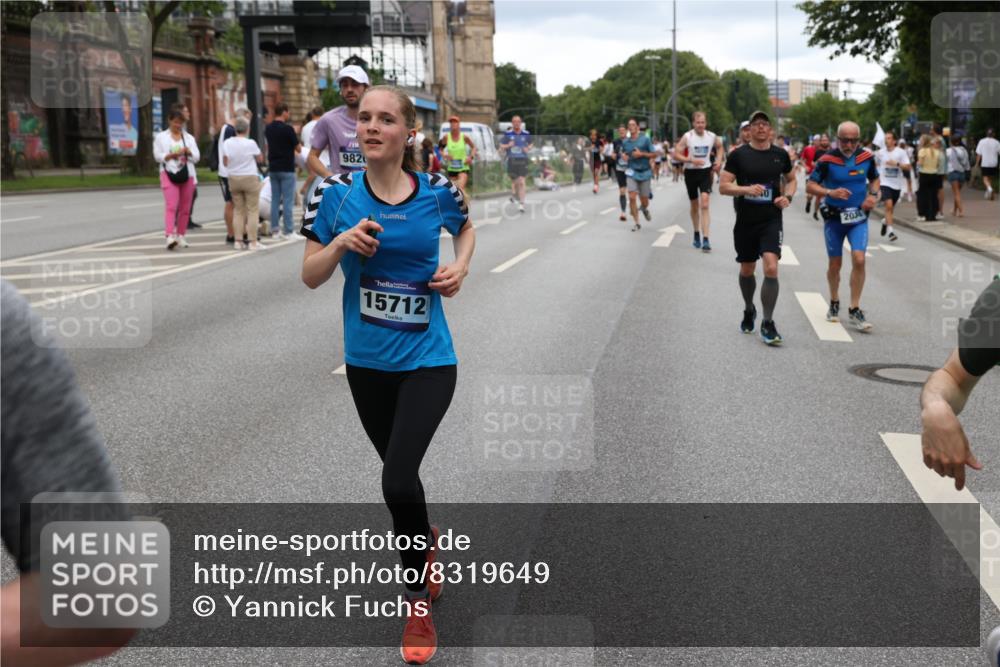 29.06.2025 - hella hamburg halbmarathon Yannick Fuchs http://msf.ph/oto/8319649 29.06.2025 10:50:56 20KM 1387, 1485, 2034, 2282, 2417, 2676, 3413, 3435, 3836, 4167, 4940, 5033, 5728, 6272, 6399, 6416, 6835, 7716, 8393, 8825, 9488, 9577, 9727, 9820, 9907, 9934, 10133, 10212, 11043, 11083, 11212, 11590, 11612, 11832, 12014, 12440, 12523, 13245, 13666, 13863, 14139, 14369, 14678, 15097, 15145, 15712, 15726, 16113, 16257, 16261, 16470, 16830, 16909, 17160, 17617, 17779, 17828, 17848, 18208, 18388, 18652, 19184 meine-sportfotos.de