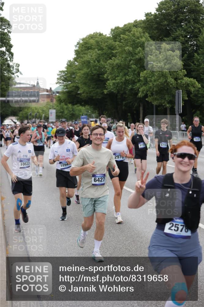 29.06.2025 - hella hamburg halbmarathon Jannik Wohlers http://msf.ph/oto/8319658 29.06.2025 10:39:17 Lombardsbrücke 2313, 2578, 2976, 3046, 4298, 4609, 4752, 5045, 5701, 6321, 6427, 6428, 6719, 6726, 6739, 7053, 7125, 7199, 7429, 8995, 9080, 9569, 9698, 9747, 9777, 10441, 10626, 10627, 10666, 10714, 10833, 11461, 11664, 11982, 12150, 12631, 12680, 13178, 13495, 14111, 14674, 14882, 15265, 15494, 16178, 17379, 17407, 17634, 17666, 17695, 18944, 19121 meine-sportfotos.de