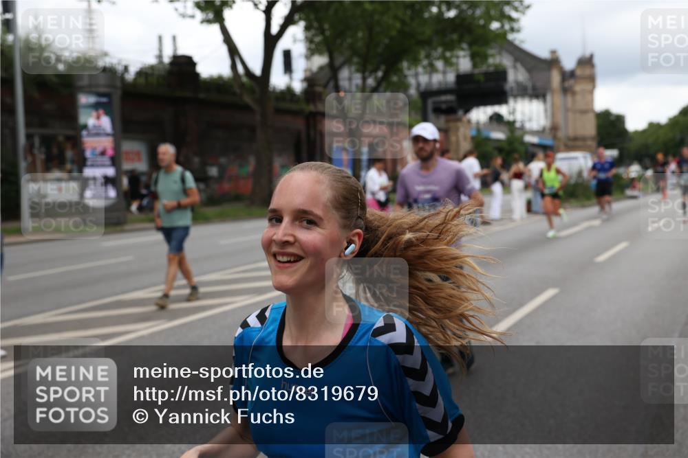 29.06.2025 - hella hamburg halbmarathon Yannick Fuchs http://msf.ph/oto/8319679 29.06.2025 10:50:57 20KM 1387, 1485, 2034, 2282, 2417, 2676, 3435, 3836, 4167, 4940, 5033, 5728, 6272, 6399, 6416, 6835, 7716, 8393, 8825, 9488, 9577, 9727, 9820, 9934, 10133, 10212, 11043, 11083, 11212, 11590, 11612, 11832, 12014, 12440, 12523, 13245, 13666, 13863, 14139, 14369, 15125, 15145, 15712, 15726, 16093, 16113, 16257, 16261, 16470, 16830, 16909, 17160, 17617, 17779, 17828, 17848, 18208, 18388, 18652, 19184 meine-sportfotos.de