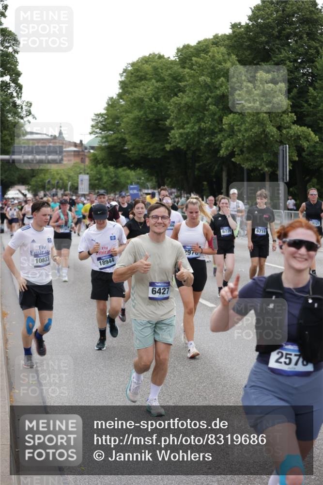 29.06.2025 - hella hamburg halbmarathon Jannik Wohlers http://msf.ph/oto/8319686 29.06.2025 10:39:18 Lombardsbrücke 2313, 2578, 2976, 3046, 4298, 4609, 4752, 5045, 5701, 6427, 6428, 6719, 6726, 6739, 7053, 7125, 7199, 7429, 8612, 8995, 9080, 9569, 9698, 9747, 9777, 10441, 10626, 10627, 10666, 10714, 10833, 10901, 10939, 11461, 11664, 11982, 12150, 12631, 12680, 13495, 13644, 14111, 14674, 14882, 15265, 15494, 16178, 16532, 17379, 17407, 17634, 17666, 17695, 18944, 19121 meine-sportfotos.de