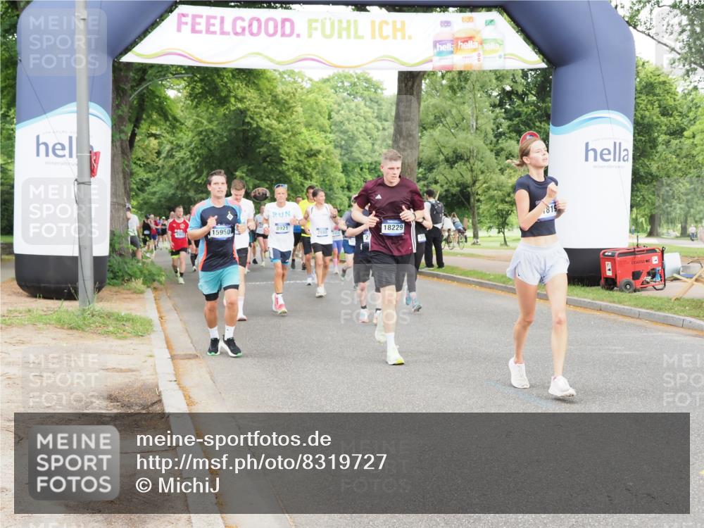 29.06.2025 - hella hamburg halbmarathon MichiJ http://msf.ph/oto/8319727 29.06.2025 10:37:09 Zwischen KM18-KM19 2020, 2234, 2504, 2788, 3414, 4247, 7297, 7657, 8819, 9770, 11819, 12421, 12670, 17745 meine-sportfotos.de