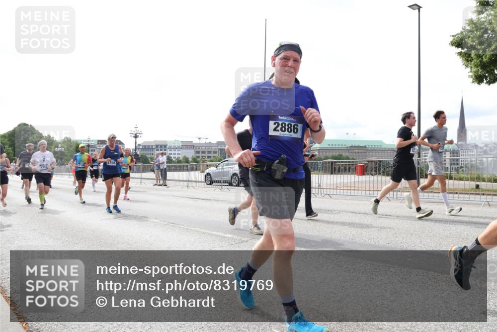 29.06.2025 - hella hamburg halbmarathon Lena Gebhardt http://msf.ph/oto/8319769 29.06.2025 10:22:43 Lombardsbrücke 9392, 5798, 2886, 1029, 1187, 1598, 1853, 2022, 2294, 2351, 2479, 2766, 2886, 3003, 3029, 3034, 3108, 3430, 3457, 3511, 3600, 3601, 3910, 3946, 4113, 4114, 4131, 4556, 4559, 4829, 4969, 4970, 5079, 5223, 5343, 5629, 5798, 5838, 6030, 6048, 6049, 6303, 6307, 6347, 6820, 6826, 6899, 7097, 7188, 7190, 7266, 7276, 7529, 7794, 7925, 8355, 8511, 8855, 8931, 9256, 9913, 10205, 10826, 12190, 13921, 14525, 14801 meine-sportfotos.de