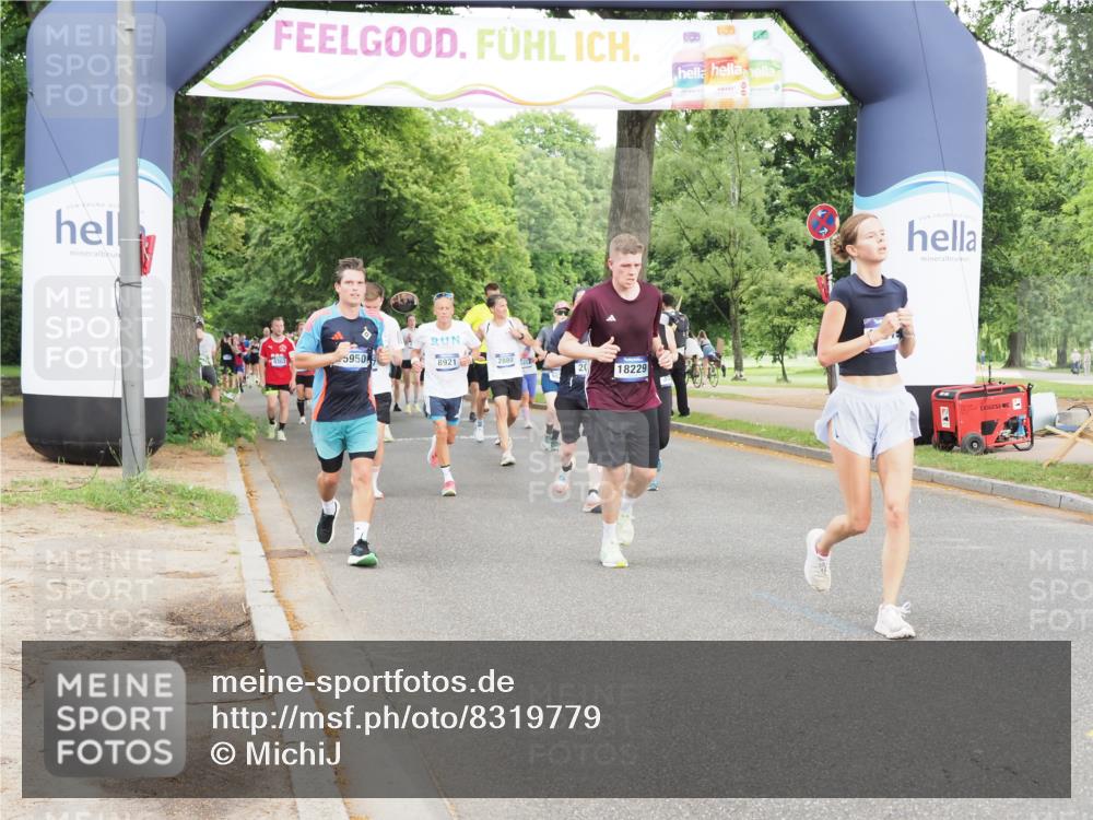 29.06.2025 - hella hamburg halbmarathon MichiJ http://msf.ph/oto/8319779 29.06.2025 10:37:09 Zwischen KM18-KM19 2020, 2234, 2504, 2788, 3414, 4247, 7297, 7657, 8819, 9770, 11819, 12421, 12670, 17745 meine-sportfotos.de