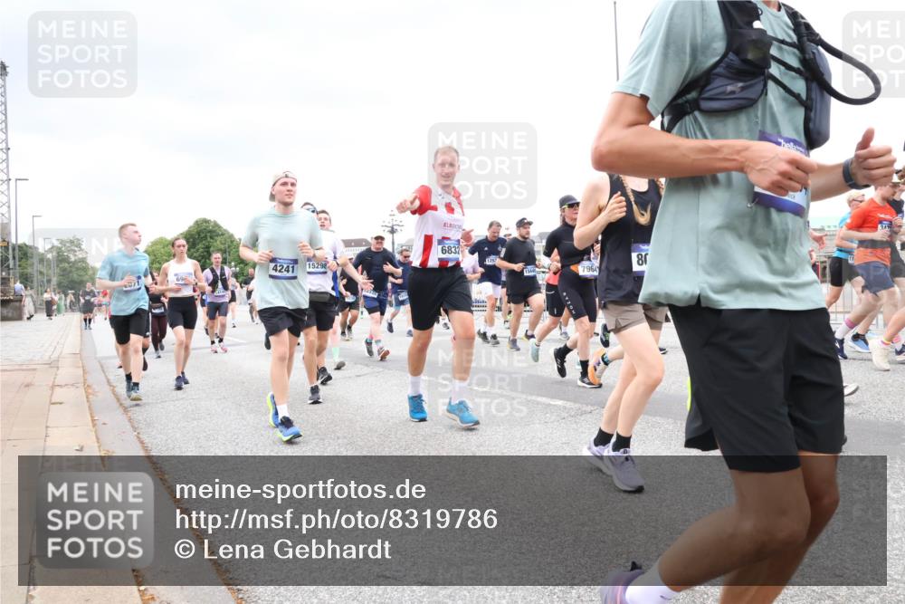 29.06.2025 - hella hamburg halbmarathon Lena Gebhardt http://msf.ph/oto/8319786 29.06.2025 10:57:14 Lombardsbrücke 6832, 80, 4241, 15298, 15640, 7964, 69, 1207, 2041, 2370, 2871, 2932, 3195, 3348, 3387, 3388, 3418, 3470, 3485, 3723, 3750, 3851, 4086, 4094, 4106, 4118, 4180, 4241, 4485, 4568, 4569, 4611, 4998, 5057, 5117, 5316, 5589, 5639, 5738, 5944, 6053, 6284, 6827, 6832, 6981, 7381, 7416, 7417, 7592, 7728, 7787, 7964, 8035, 8039, 8197, 8224, 8287, 8386, 8540, 8546, 8552, 8679, 8851, 8853, 8873, 9110, 9298, 9299 meine-sportfotos.de