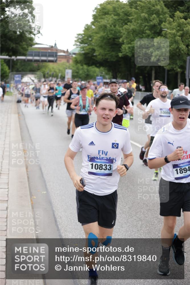 29.06.2025 - hella hamburg halbmarathon Jannik Wohlers http://msf.ph/oto/8319840 29.06.2025 10:39:20 Lombardsbrücke 2313, 2578, 2976, 3046, 4298, 4609, 4752, 5045, 5701, 6427, 6428, 6719, 6726, 6739, 7053, 7125, 7199, 7429, 8107, 8612, 9080, 9569, 9747, 9777, 10441, 10648, 10666, 10714, 10833, 10901, 10939, 11664, 11982, 12150, 12631, 12680, 13495, 13644, 14111, 14674, 14882, 15265, 15494, 16532, 16784, 17379, 17407, 17634, 17695, 18157, 18944, 19121 meine-sportfotos.de